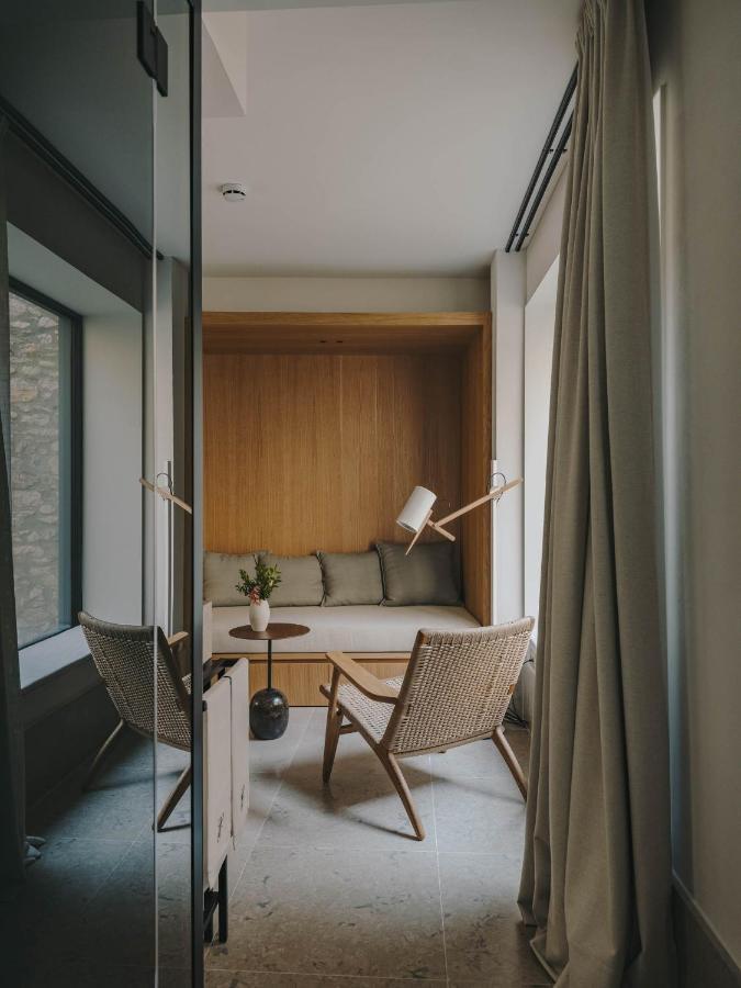 Hotel Palau Fugit Girona Exteriör bild